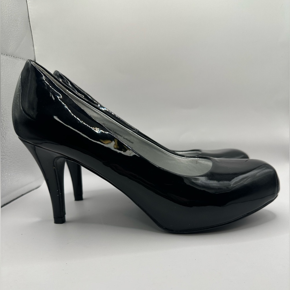 NWOT Messimo Black Faux Patent Leather Stilettos‎ Size 10